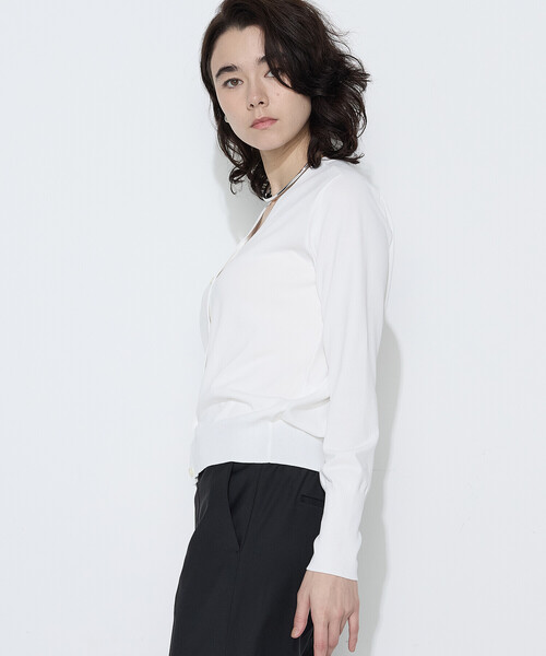 COMME CA（コムサ）の「コットンダルストレッチ Vネックカーディガン（カーディガン/ボレロ・レディース・オフホワイト/ブルー/グレー・11号/9号）」の7枚目の写真