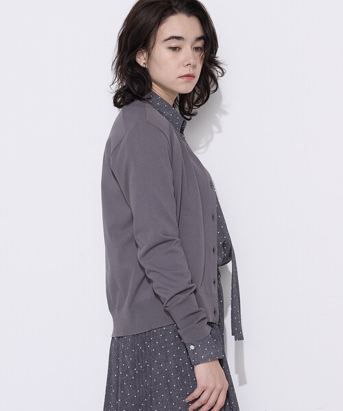 COMME CA（コムサ）の「コットンダルストレッチ Vネックカーディガン（カーディガン/ボレロ・レディース・オフホワイト/ブルー/グレー・11号/9号）」の16枚目の写真