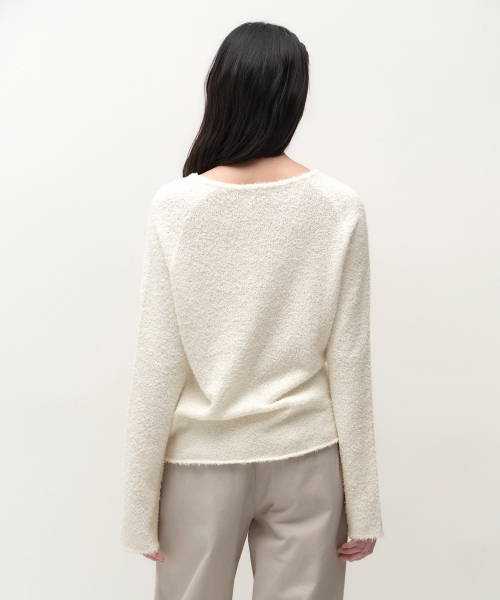 MUSINSA STANDARD WOMAN（ムシンサスタンダードウーマン）の「ウィメンズフラッフィーボートネックニット[アイボリー]（ニット/セーター・レディース・その他・SMALL/MEDIUM/LARGE/X-SMALL）」の3枚目の写真