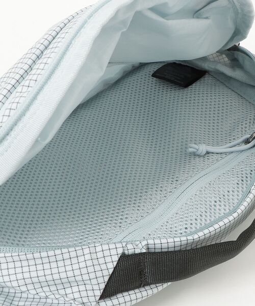 GREGORY（グレゴリー）の「ナノショルダーバッグ NANO SHOULDER BAG セージホワイト（ショルダーバッグ・メンズ・ホワイト系・ONE SIZE）」の4枚目の写真