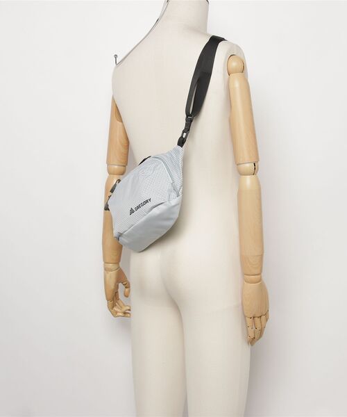 GREGORY（グレゴリー）の「ナノショルダーバッグ NANO SHOULDER BAG セージホワイト（ショルダーバッグ・メンズ・ホワイト系・ONE SIZE）」の5枚目の写真