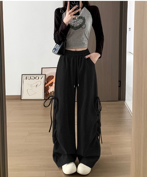 semuse(セミューズ)の「シャーリングリボンスウェットパンツ(スウェットパンツ・レディース・ブラック/ホワイト/ライトグレー・M/L)」の2枚目の写真
