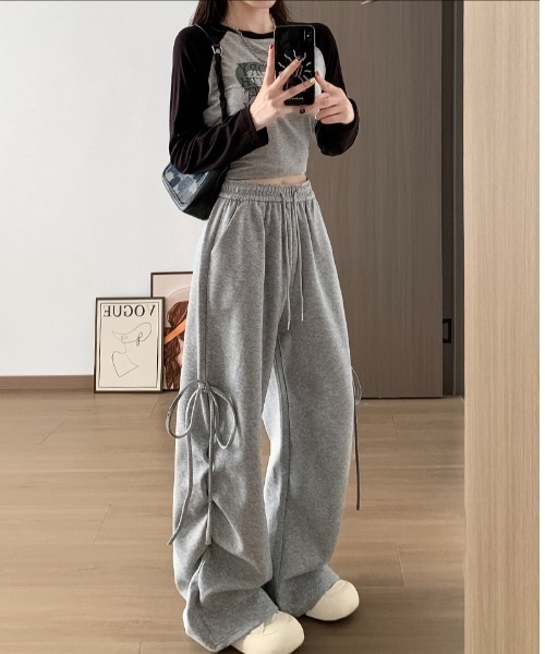 semuse(セミューズ)の「シャーリングリボンスウェットパンツ(スウェットパンツ・レディース・ブラック/ホワイト/ライトグレー・M/L)」の6枚目の写真