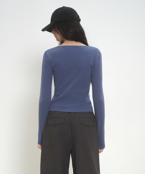 MUSINSA STANDARD WOMAN（ムシンサスタンダードウーマン）の「ウィメンズピグメントリブスリムスcoopネック長袖Tシャツ[ダスティブルー]（Tシャツ/カットソー・レディース・その他・X-SMALL/SMALL/MEDIUM/LARGE）」の4枚目の写真
