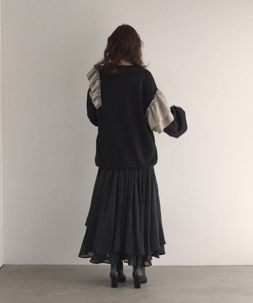 MIELI INVARIANT(ミエリインヴァリアント)の「Frill Sweat Pull Over(スウェット・レディース・ブラック/ブラック系その他・FREE)」の16枚目の写真