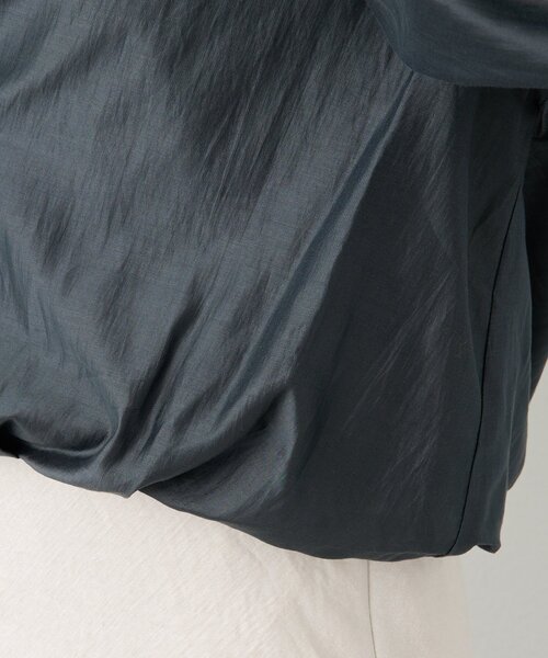 La boutique BonBon（ラブティックボンボン）の「【今すぐお届け！・1枚でおしゃれ見え】シアーレイヤードブラウス（シャツ/ブラウス・レディース・ホワイト/サックスブルー/チャコールグレー・FREE）」の5枚目の写真