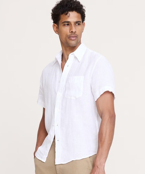 Banana Republic（バナナリパブリック）の「スタンダードフィット リネン ショートスリーブ シャツ（シャツ/ブラウス・メンズ・ネイビー/ホワイト/オリーブ/ナチュラル/ホワイト×ブルー・S/M/L/XL）」の2枚目の写真