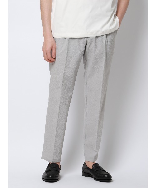 SUIT SQUARE（スーツスクエア）の「FLAT タックテーパードパンツ ウォッシャブル ストレッチ ドライシアサッカー 無地 裾上げ済み（スラックス・メンズ・ライトグレー/ブルー・S/M/L）」の2枚目の写真