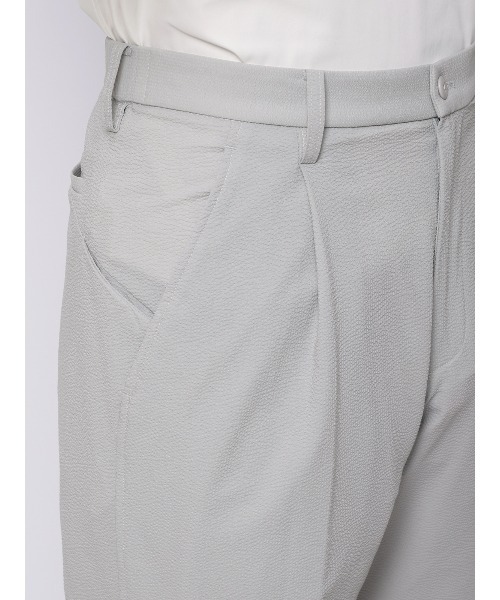 SUIT SQUARE（スーツスクエア）の「FLAT タックテーパードパンツ ウォッシャブル ストレッチ ドライシアサッカー 無地 裾上げ済み（スラックス・メンズ・ライトグレー/ブルー・S/M/L）」の20枚目の写真