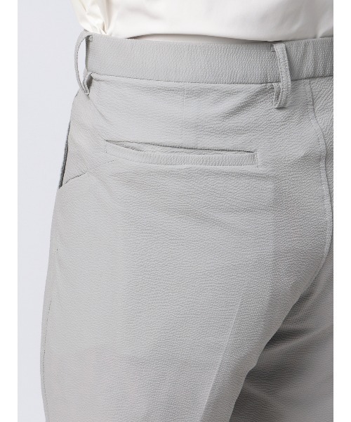 SUIT SQUARE（スーツスクエア）の「FLAT タックテーパードパンツ ウォッシャブル ストレッチ ドライシアサッカー 無地 裾上げ済み（スラックス・メンズ・ライトグレー/ブルー・S/M/L）」の21枚目の写真