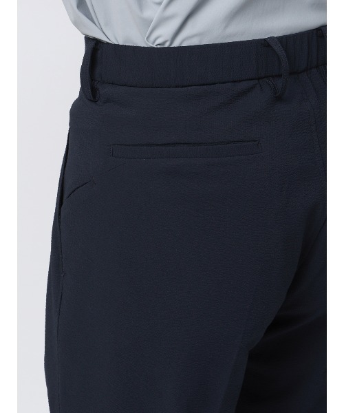 SUIT SQUARE（スーツスクエア）の「FLAT タックテーパードパンツ ウォッシャブル ストレッチ ドライシアサッカー 無地 裾上げ済み（スラックス・メンズ・ライトグレー/ブルー・S/M/L）」の7枚目の写真