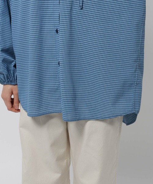 niko and...（ニコアンド）の「アソートUVフーディシャツ（シャツ/ブラウス・レディース・ライトブルー/オフホワイト/ブルー・FREE）」の20枚目の写真