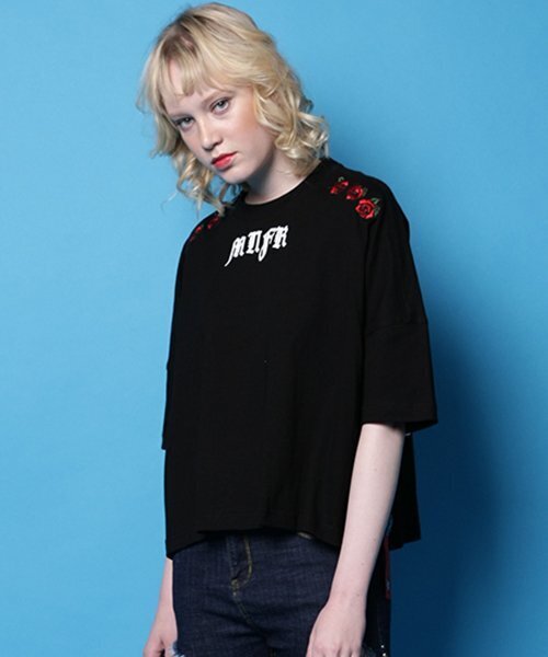 Monkey Flower(モンキーフラワー)の「レディースローズ刺繍 半袖Tシャツ/MM8WTS12F BLACK(Tシャツ/カットソー・レディース・その他・FREE)」の1枚目の写真