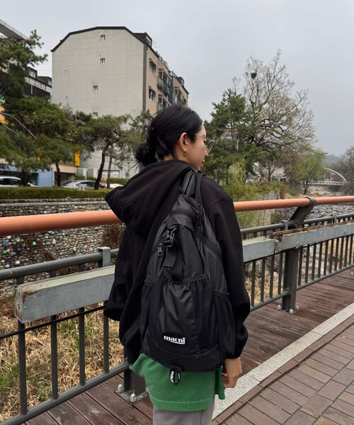 MACNI(マクニ)の「TRACKER NYLON BACKPACK BLACK(バックパック/リュック・レディース・ブラック・FREE)」の4枚目の写真