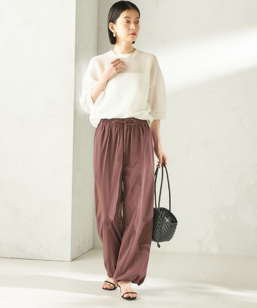 SHIPS(シップス)の「〈接触冷感 / 撥水加工〉TEXBRID(R) 裾 ドロスト パンツ(その他パンツ・レディース・ブラック/ブラウン・ONE SIZE)」の14枚目の写真