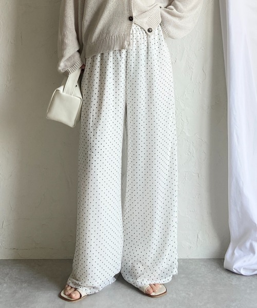She's Closet(シーズクローゼット)の「水玉 ドット柄 ストレート ロング ワイド パンツ シフォン シアー イージーパンツ(その他パンツ・レディース・ネイビー/ブラック/オフホワイト・FREE)」の2枚目の写真