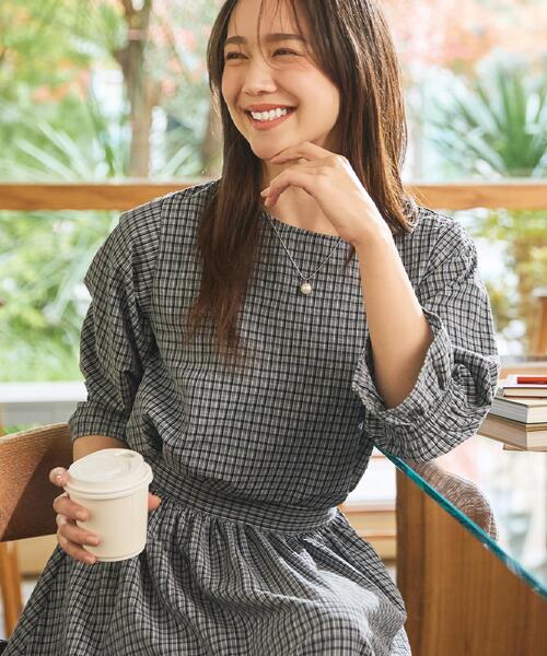 SHOO・LA・RUE（シューラルー）の「【セットアップ可/洗濯機可】上品チェックが好印象 ゆるさら6分袖ブラウス（シャツ/ブラウス・レディース・ブルー系6/チャコールグレー/イエロー系その他3/ホワイト系4/ネイビー系1・03/02/01/04）」の16枚目の写真