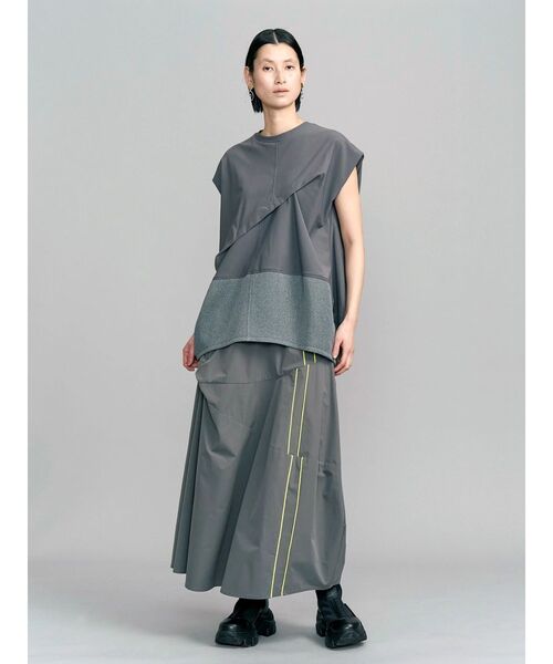 UN3D.（アンスリード）の「SIDE LINE TUCK SKIRT / サイドラインタックスカート（スカート・レディース・ブラック/グレー・38/36）」の16枚目の写真