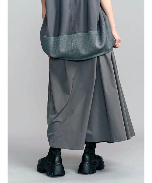UN3D.（アンスリード）の「SIDE LINE TUCK SKIRT / サイドラインタックスカート（スカート・レディース・ブラック/グレー・38/36）」の21枚目の写真