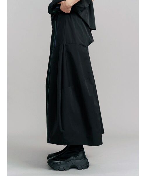 UN3D.（アンスリード）の「SIDE LINE TUCK SKIRT / サイドラインタックスカート（スカート・レディース・ブラック/グレー・38/36）」の5枚目の写真