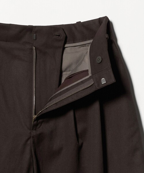 UNITED ARROWS(ユナイテッドアローズ)の「ギャバ クロップド パンツ(その他パンツ・レディース・オフホワイト/ダークブラウン/ブラック・36/38)」の7枚目の写真