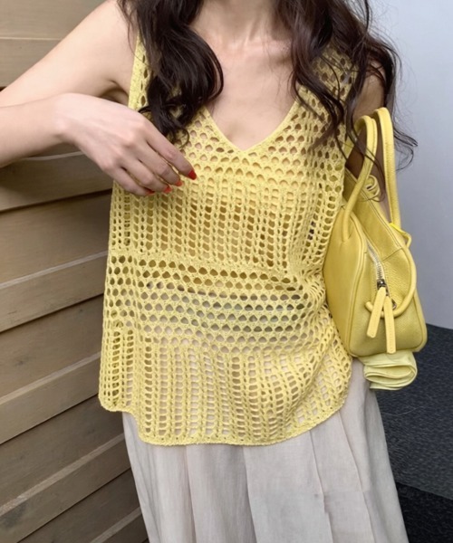 mielu（ミエル）の「クロシェ編みルーズノースリニット（ニット/セーター・レディース・イエロー/ブラック/ブラウン/ホワイト・FREE）」の8枚目の写真