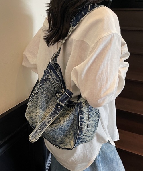 Teem Store（チームストア）の「デニム ミニワンショルダーバッグ　斜めがけ　ペットボトル（ショルダーバッグ・レディース・ブルー/ブラック・F）」の8枚目の写真