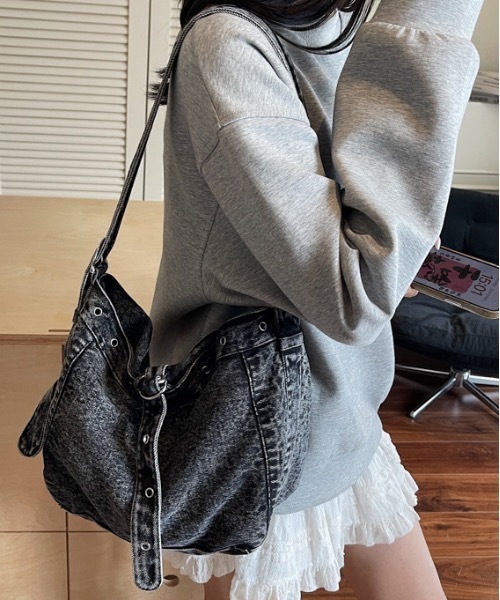 Teem Store（チームストア）の「デニム ミニワンショルダーバッグ　斜めがけ　ペットボトル（ショルダーバッグ・レディース・ブルー/ブラック・F）」の5枚目の写真