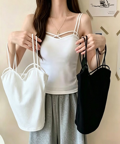 nonomi(ノノミ)の「【綿混/ストレッチ】胸元クロスストラップ 華奢見えキャミソール(キャミソール・レディース・ホワイト/ブラック・FREE)」の7枚目の写真