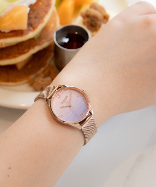 OLIVIA BURTON(オリビアバートン)の「「OLIVIA BURTON/オリビアバートン」シグネチャー - 30mm アジュール ゴールド メッシュ(アナログ腕時計・レディース・イエローゴールド・30mm)」の6枚目の写真