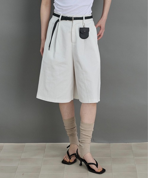 LOSCa（ロスカ）の「ポーチベルト付き　タックハーフパンツ（その他パンツ・レディース・オフホワイト/ブラック・M/S）」の17枚目の写真