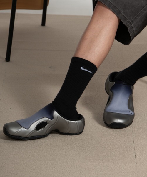NIKE(ナイキ)の「ナイキ クロッグポジット メンズシューズ / Nike Clogposite Men's Shoes IR5919-044 Metallic Dark Grey(スリッポン・メンズ・グレー系その他2・30/29/28/27/26/25/24)」の4枚目の写真