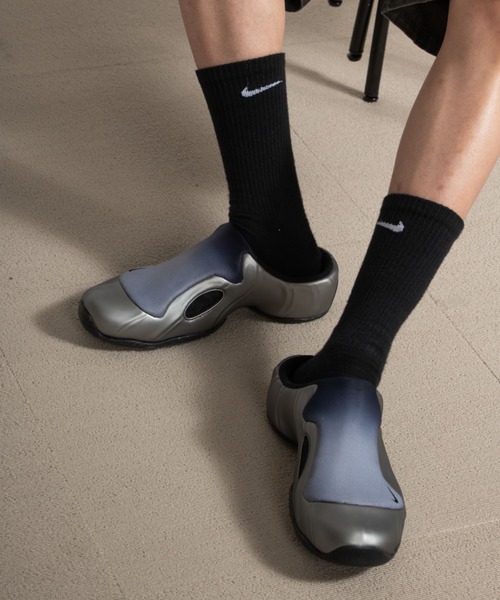 NIKE(ナイキ)の「ナイキ クロッグポジット メンズシューズ / Nike Clogposite Men's Shoes IR5919-044 Metallic Dark Grey(スリッポン・メンズ・グレー系その他2・30/29/28/27/26/25/24)」の3枚目の写真