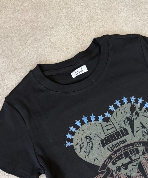 lilful(リルフル)の「【26年春夏新作】グラフィックロゴコンパクト半袖Tシャツ(Tシャツ/カットソー・レディース・グレー/ブラック・F)」の13枚目の写真