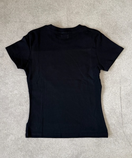 lilful(リルフル)の「【26年春夏新作】グラフィックロゴコンパクト半袖Tシャツ(Tシャツ/カットソー・レディース・グレー/ブラック・F)」の15枚目の写真