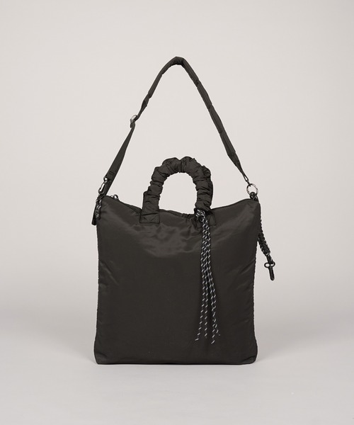 MAISON SPECIAL(メゾンスペシャル)の「《UNISEX》【THEATRE PRODUCTS】Collaboration Multiway Puffer Tote Bag/シアタープロダクツコラボレーションマルチウェイパファートートバッグ【MAISON SPECIAL/メゾンスペシャル】(ショルダーバッグ・メンズ・グレイッシュベージュ/ブラック・FREE)」の11枚目の写真