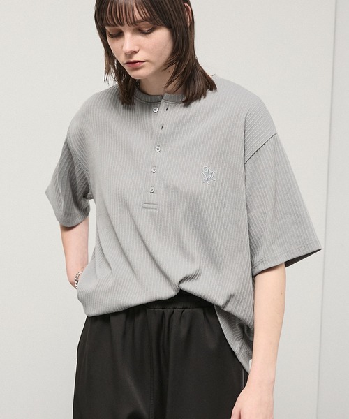 Alfred Alex(アルフレッドアレックス)の「【Alfred Alex】Refined Rib Regular Fit Henley Tee / テレコリブ レギュラーフィット ヘンリーネックTシャツ(Tシャツ/カットソー・メンズ・ブラック/チャコール/グレー/カーキブラウン/オフホワイト・L/M)」の9枚目の写真