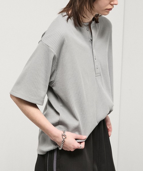 Alfred Alex(アルフレッドアレックス)の「【Alfred Alex】Refined Rib Regular Fit Henley Tee / テレコリブ レギュラーフィット ヘンリーネックTシャツ(Tシャツ/カットソー・メンズ・ブラック/チャコール/グレー/カーキブラウン/オフホワイト・L/M)」の12枚目の写真