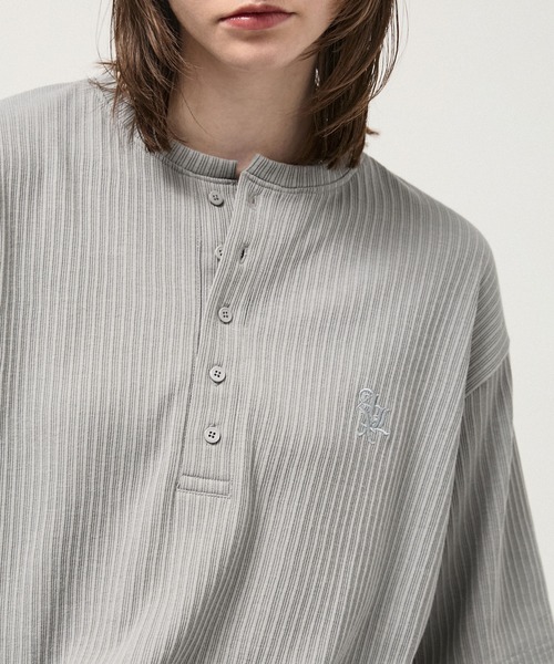 Alfred Alex(アルフレッドアレックス)の「【Alfred Alex】Refined Rib Regular Fit Henley Tee / テレコリブ レギュラーフィット ヘンリーネックTシャツ(Tシャツ/カットソー・メンズ・ブラック/チャコール/グレー/カーキブラウン/オフホワイト・L/M)」の14枚目の写真