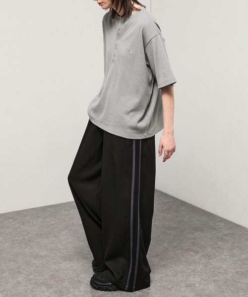 Alfred Alex(アルフレッドアレックス)の「【Alfred Alex】Refined Rib Regular Fit Henley Tee / テレコリブ レギュラーフィット ヘンリーネックTシャツ(Tシャツ/カットソー・メンズ・ブラック/チャコール/グレー/カーキブラウン/オフホワイト・L/M)」の18枚目の写真