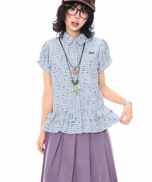 GEMEDA（ジェメダ）の「チェック柄シャーリングペプラムブラウス／フリル半袖トップス（シャツ/ブラウス・レディース・ブルー/ベージュ・M）」の4枚目の写真