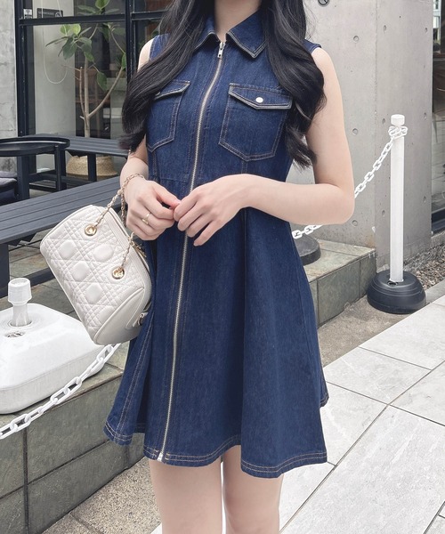 INGNI(イング)の「合皮切替デニムノースリワンピース(ワンピース・レディース・ネイビー系5/ブルー系5・M)」の4枚目の写真