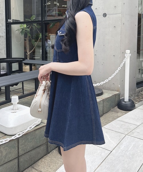INGNI(イング)の「合皮切替デニムノースリワンピース(ワンピース・レディース・ネイビー系5/ブルー系5・M)」の5枚目の写真