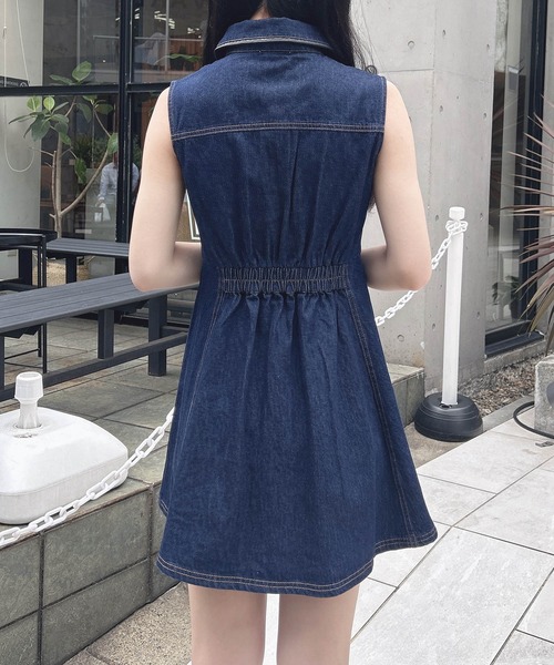 INGNI(イング)の「合皮切替デニムノースリワンピース(ワンピース・レディース・ネイビー系5/ブルー系5・M)」の6枚目の写真