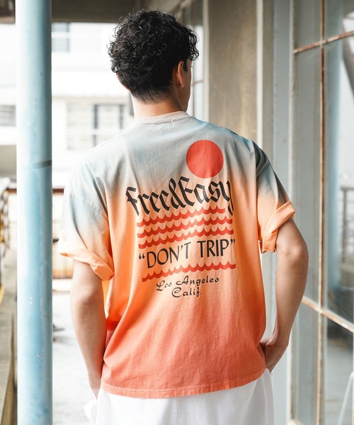 Free&Easy(フリーアンドイージー)の「【Free&Easy(フリーアンドイージー)】別注プリントTシャツ/M(ユニセックス)(Tシャツ/カットソー・メンズ・ネイビー/オフホワイト/オレンジ・MEDIUM/LARGE)」の3枚目の写真
