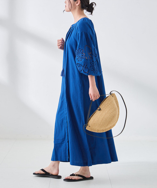 journal standard L'essage（ジャーナルスタンダードレサージュ）の「カットワークエンブロイダリーワンピース（ワンピース・レディース・ブラック/ブルー・FREE）」の9枚目の写真
