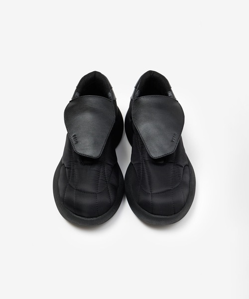 VEIN (ヴェイン)の「ナイロンツイルパファー クリートトレーナー / NY TWILL PUFFER CLEAT TRAINER(スニーカー・メンズ・ブラック・43/42/41)」の2枚目の写真