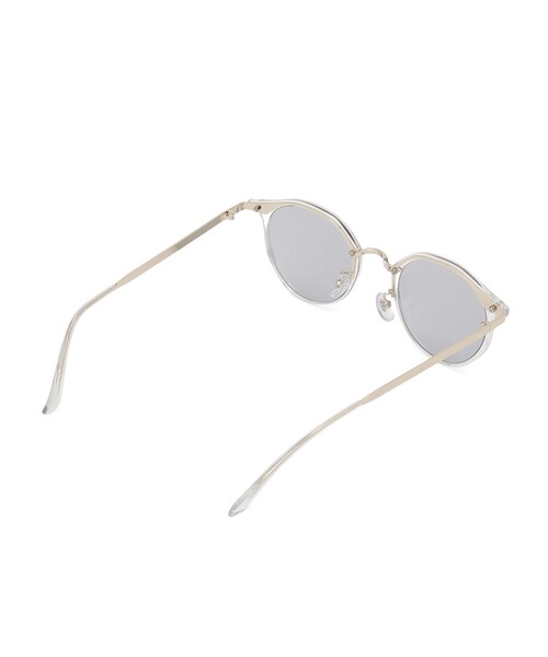 SHOO・LA・RUE（シューラルー）の「【UVカット】サーモントライトカラーサングラス（サングラス・レディース・グレー/ブラウン系/パープル系1・00）」の5枚目の写真