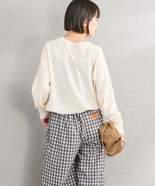 HANES（ヘインズ）の「[HANES/ヘインズ] サーマル クルーネックロングスリーブカットソー（Tシャツ/カットソー・レディース・オフホワイト/レッド/グレー・L/M）」の9枚目の写真
