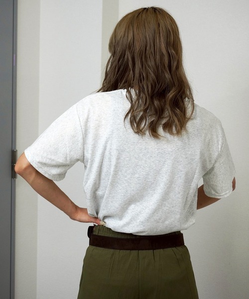 gossara(ゴサラ)の「【デイリー使いにぴったり】フロントロゴプリントT(Tシャツ/カットソー・レディース・ホワイト/ネイビー/オートミール・FREE)」の12枚目の写真
